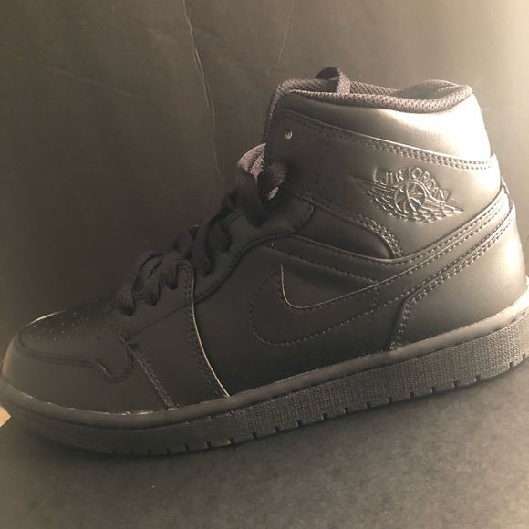 Air Jordans 1 Mid🖤 - Picture 8 of 14